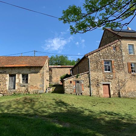 Busset Liages Situe Dans Le Bourbonnais 1 Chambres Lit Double Et Un Clic Clac Εξωτερικό φωτογραφία
