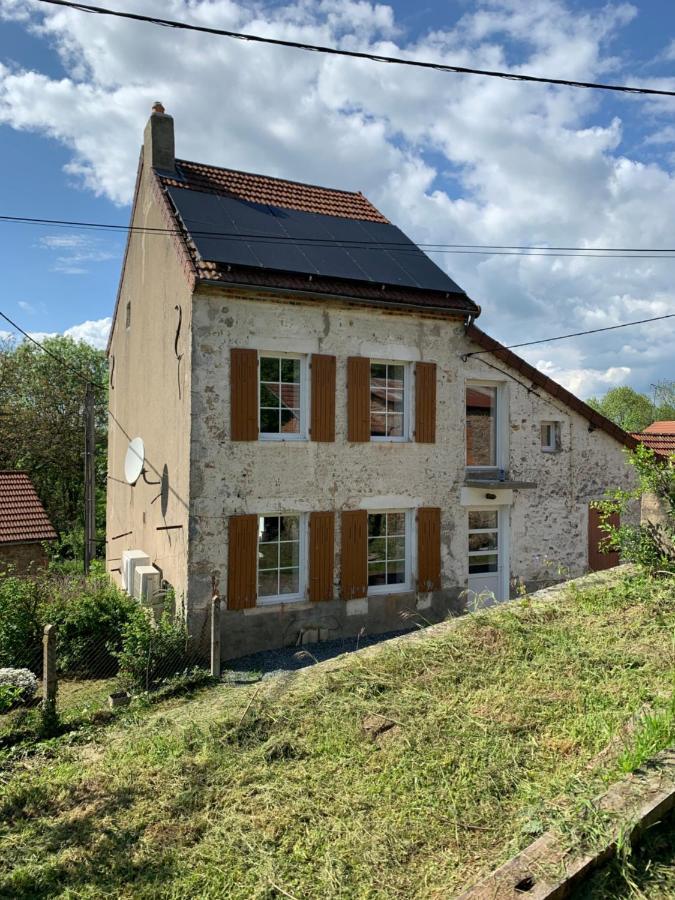 Busset Liages Situe Dans Le Bourbonnais 1 Chambres Lit Double Et Un Clic Clac Εξωτερικό φωτογραφία