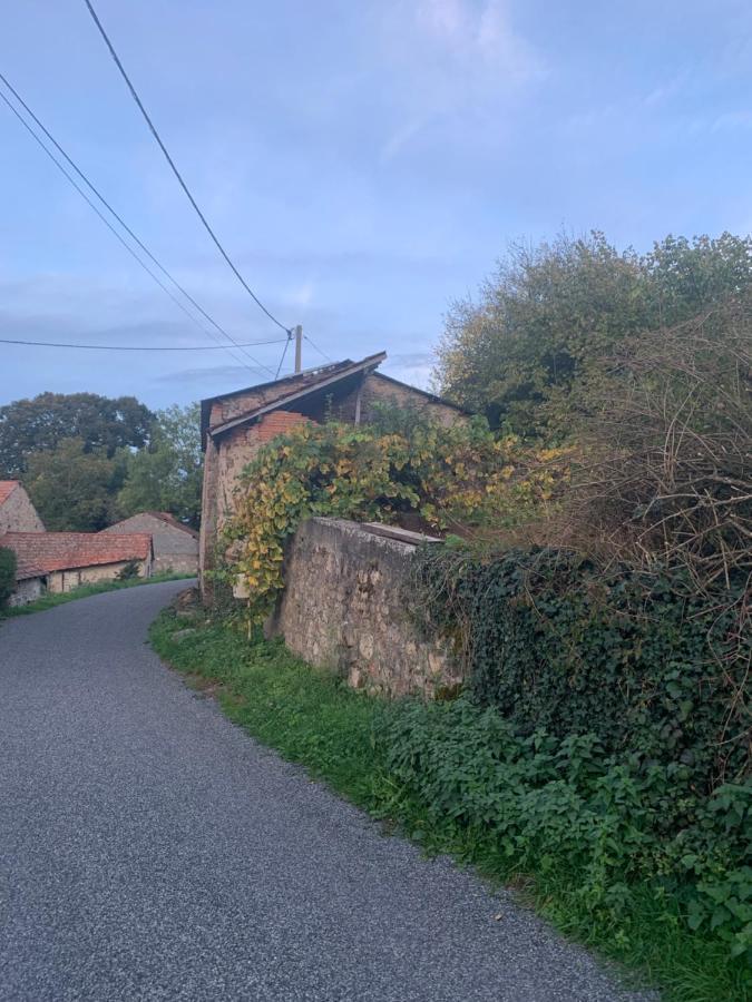 Busset Liages Situe Dans Le Bourbonnais 1 Chambres Lit Double Et Un Clic Clac Εξωτερικό φωτογραφία