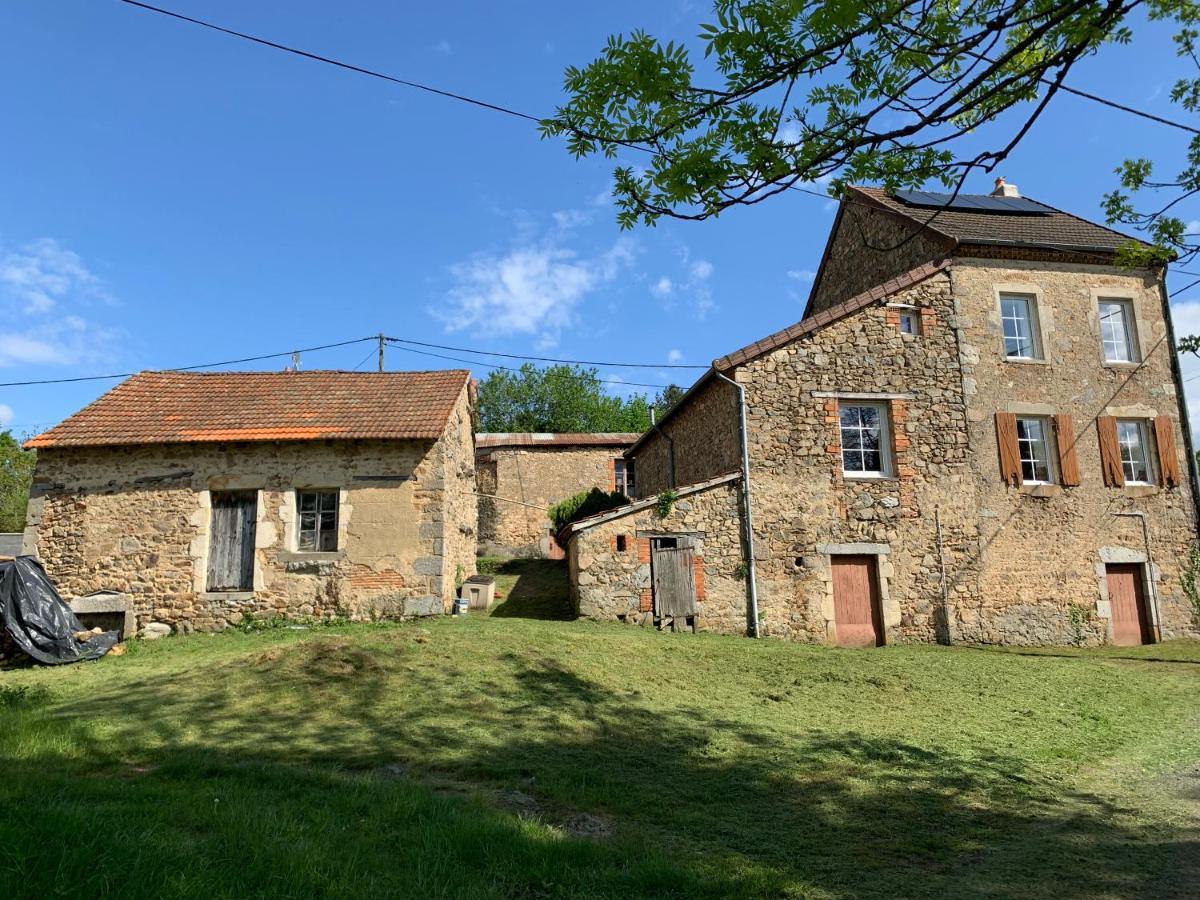Busset Liages Situe Dans Le Bourbonnais 1 Chambres Lit Double Et Un Clic Clac Εξωτερικό φωτογραφία